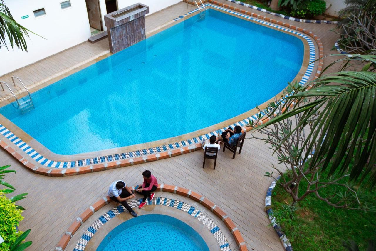 Guesture Serviced Residences, Alta Vista Бангалор Екстериор снимка